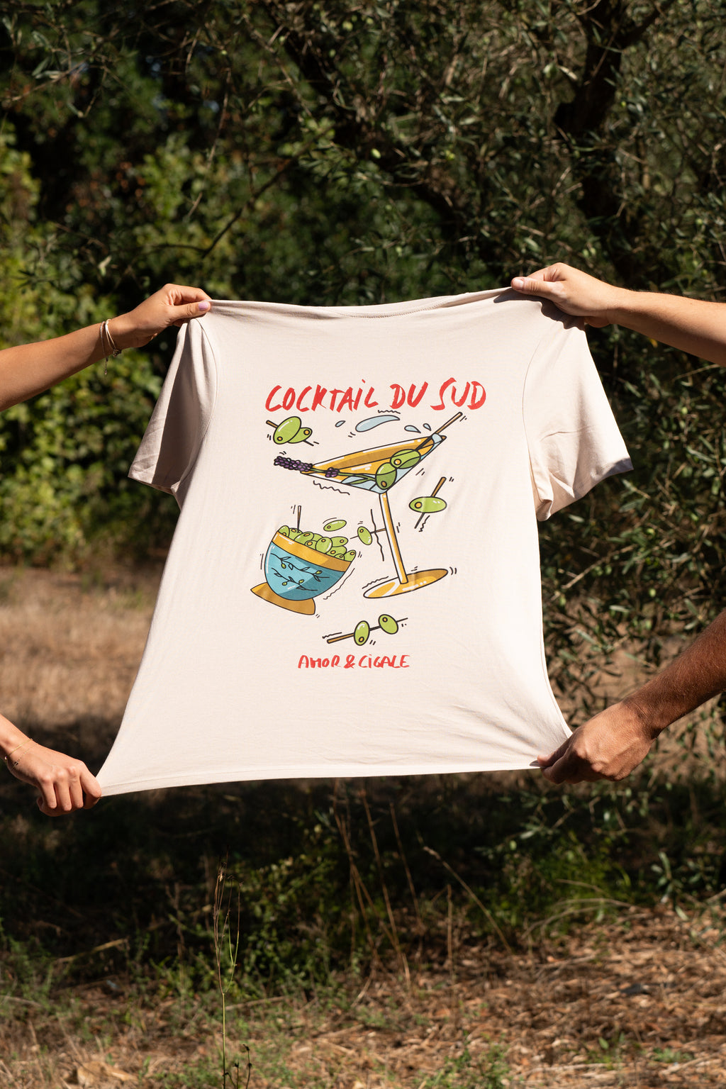 T-shirt lin Amor & Cigale modèle Cocktail du Sud avec imprimé coloré dans le dos, coupe unisexe 