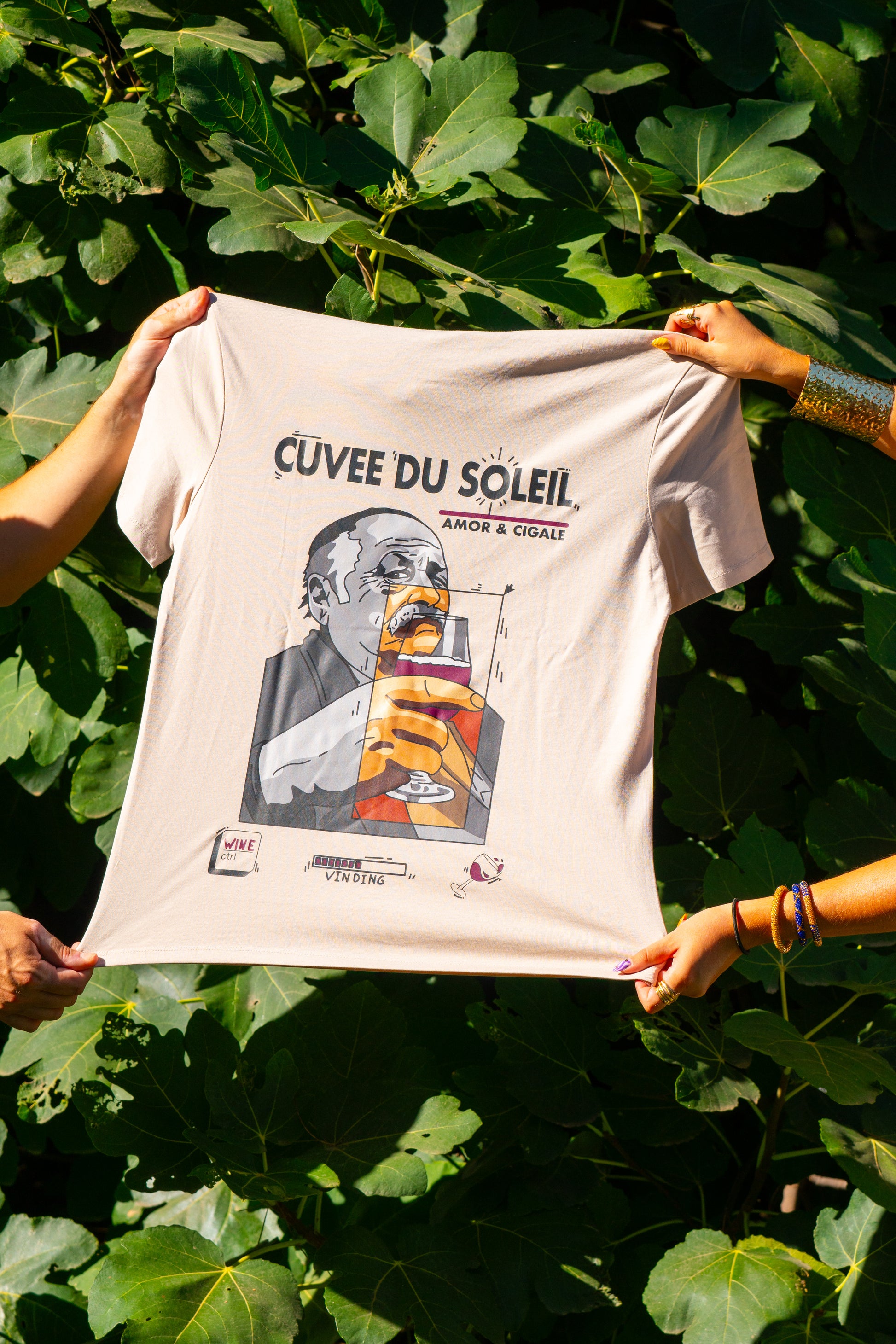 T-shirt lin Amor & Cigale Cuvée du Soleil avec design sur le dos et le cœur, coupe unisexe